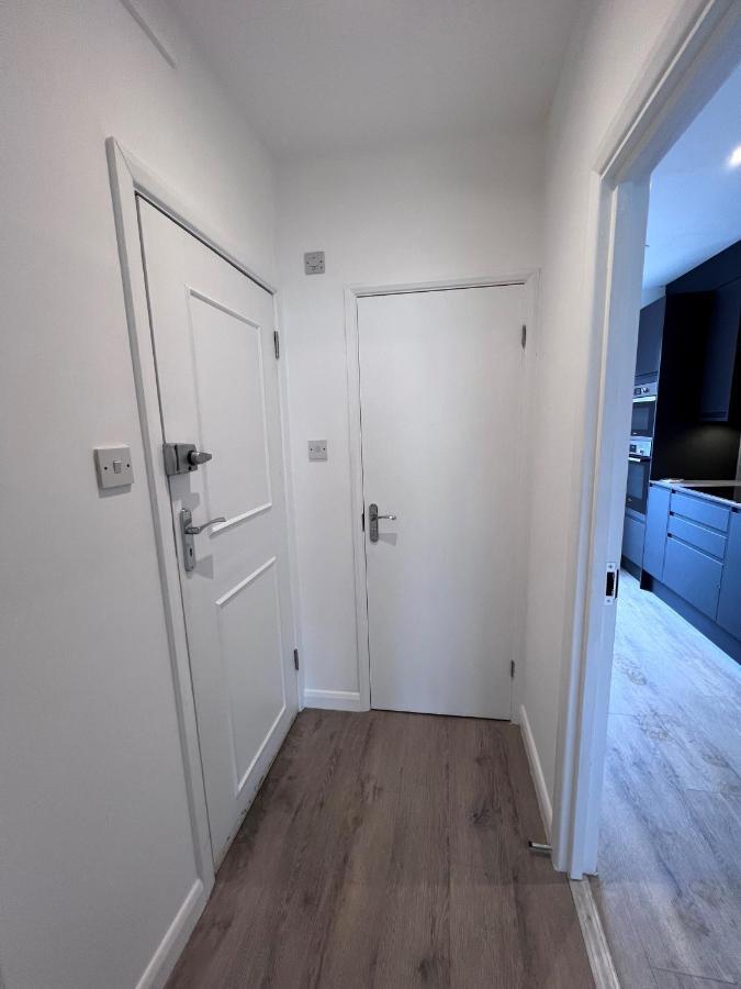 Flat In With Large Patio * Лондон