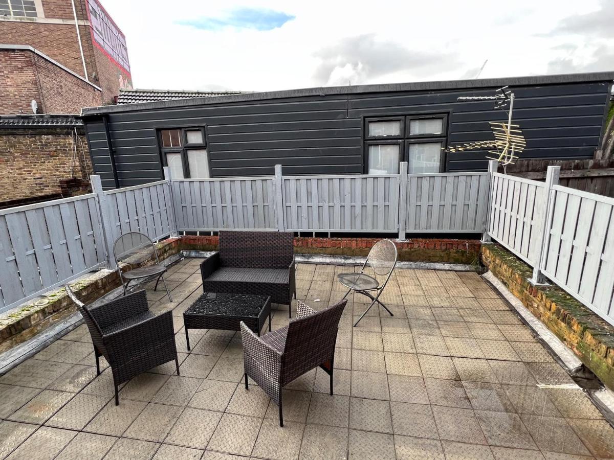 Апартаменты Flat In With Large Patio *