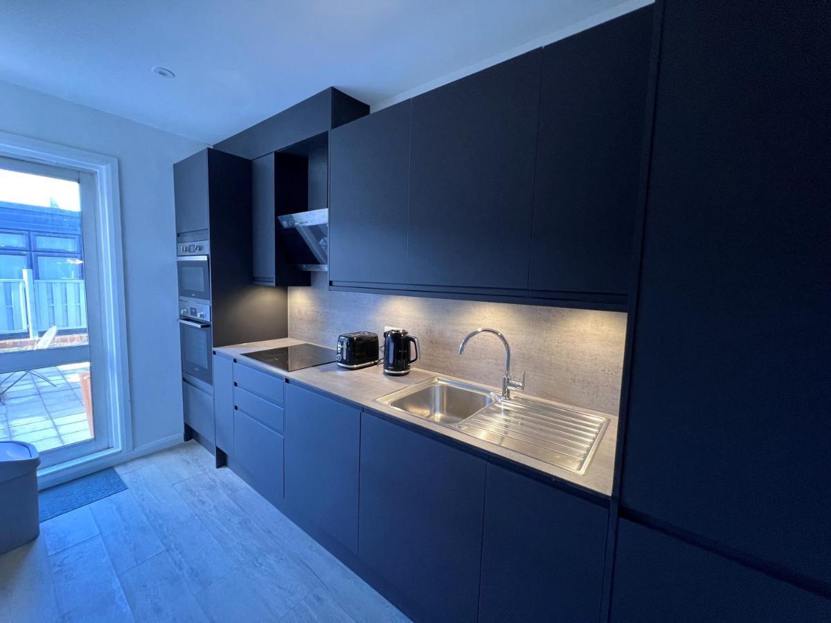 Апартаменты Flat In With Large Patio Лондон