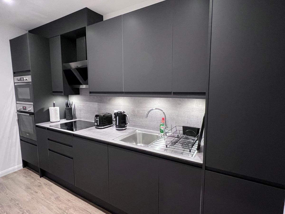 Flat In With Large Patio Апартаменты